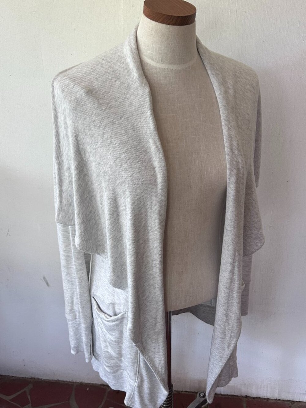 Athleta Studio Wrap Open Front Cardigan Womens Small Gray Pockets Oversized